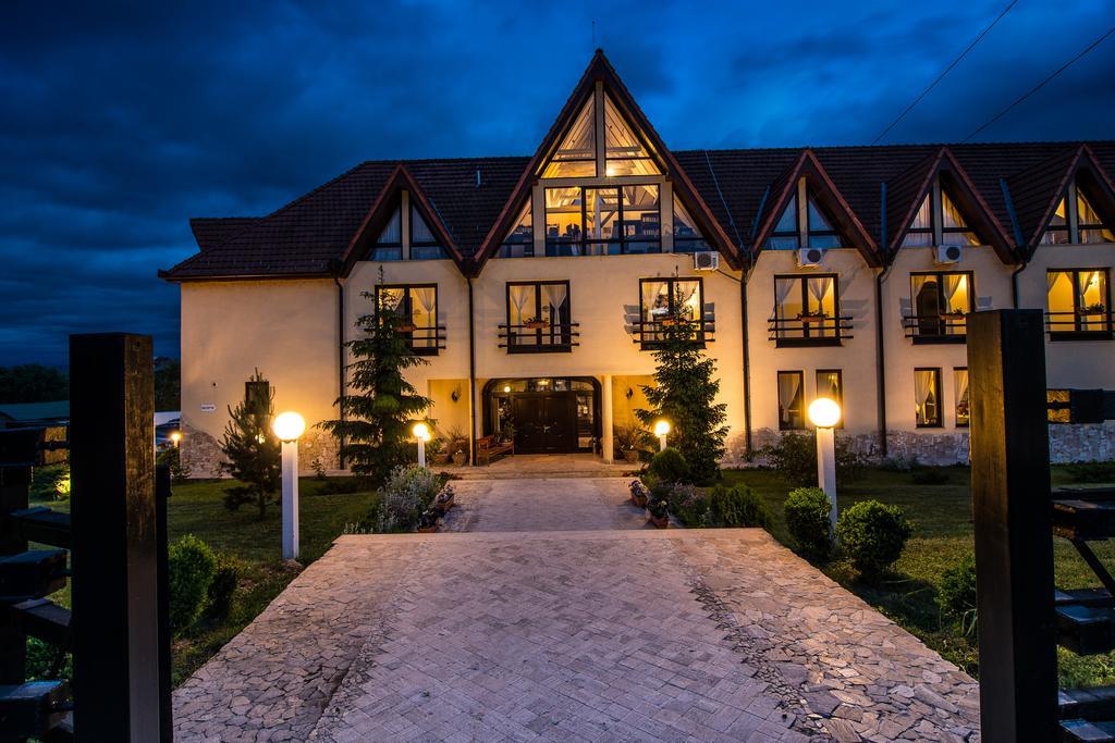 Hotel Conacul Archia Deva Zewnętrze zdjęcie