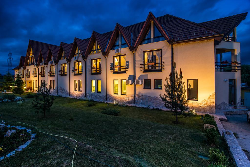 Hotel Conacul Archia Deva Zewnętrze zdjęcie